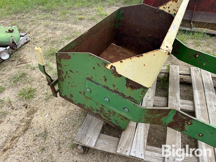 john-deere-large-frame-tractor-rock-box-image-11