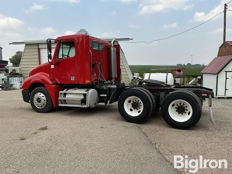 2003-freightliner-columbia-120-image-8