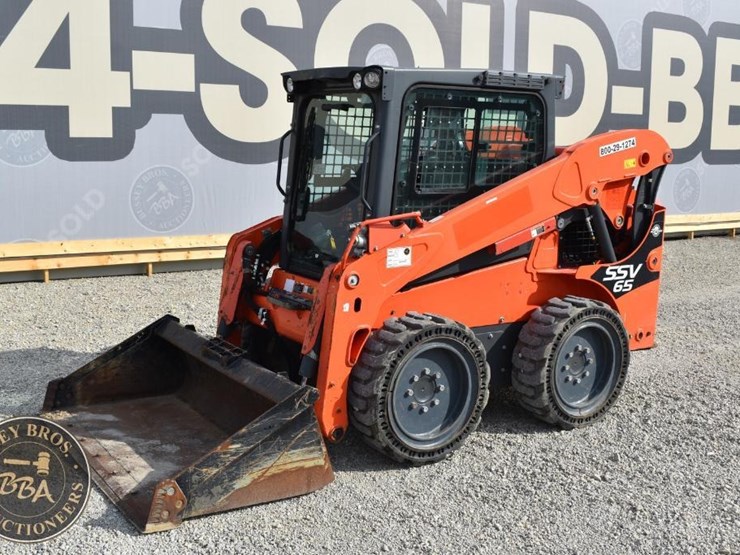 2020-kubota-ssv65-image-3