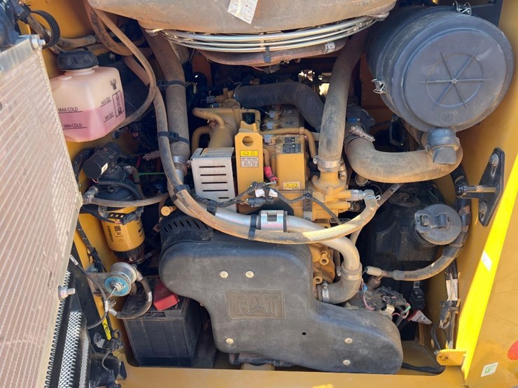 2023-caterpillar-279d3-image-28