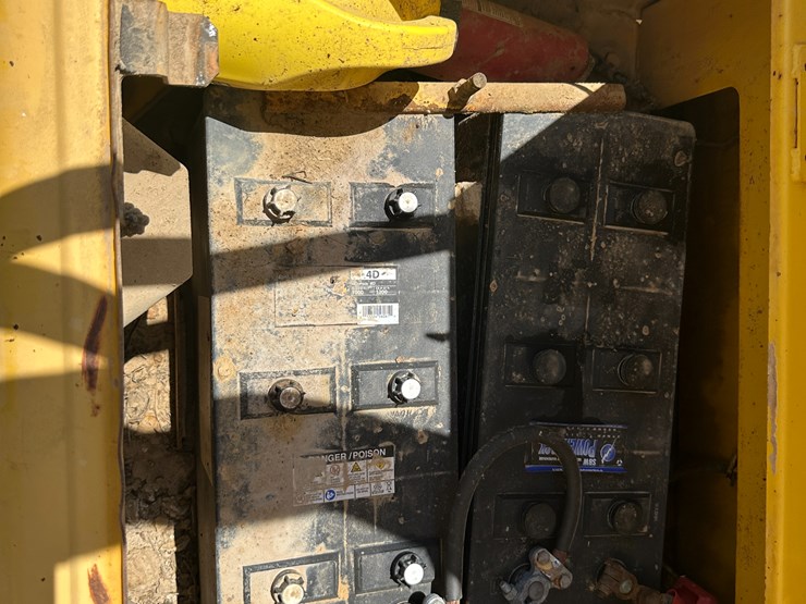 komatsu-pc200-image-66