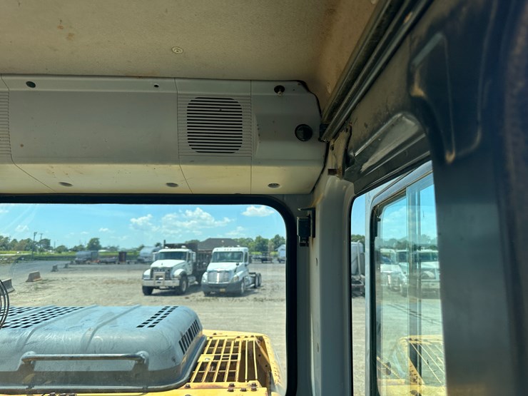 komatsu-pc200-image-85