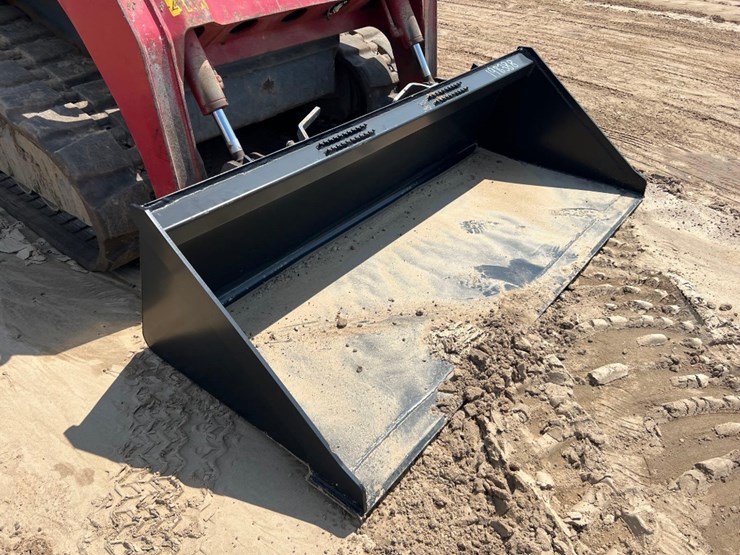 2019-takeuchi-tl8-image-17