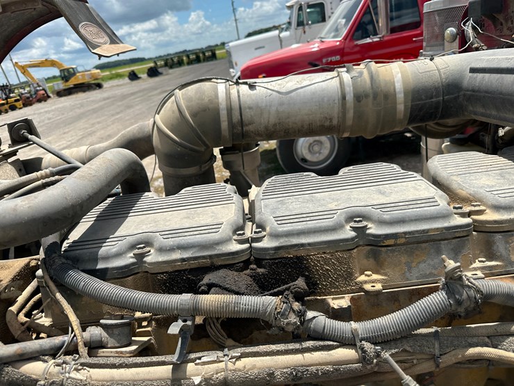 2003-peterbilt-379-image-58