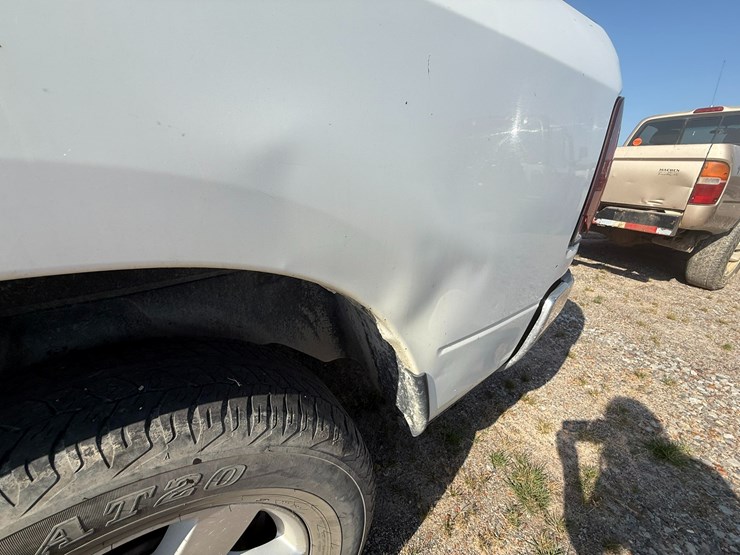 2015-dodge-ram-1500-image-34