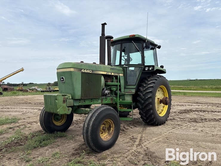 1982-john-deere-4440-image-1