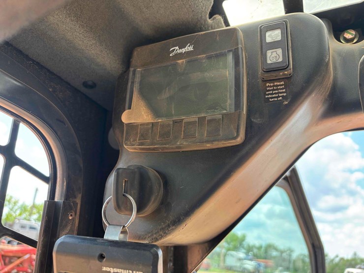 2018-asv-rt75-skidsteer-image-22