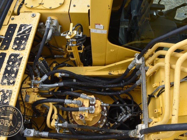 2015-komatsu-pc360-lc-11-image-54