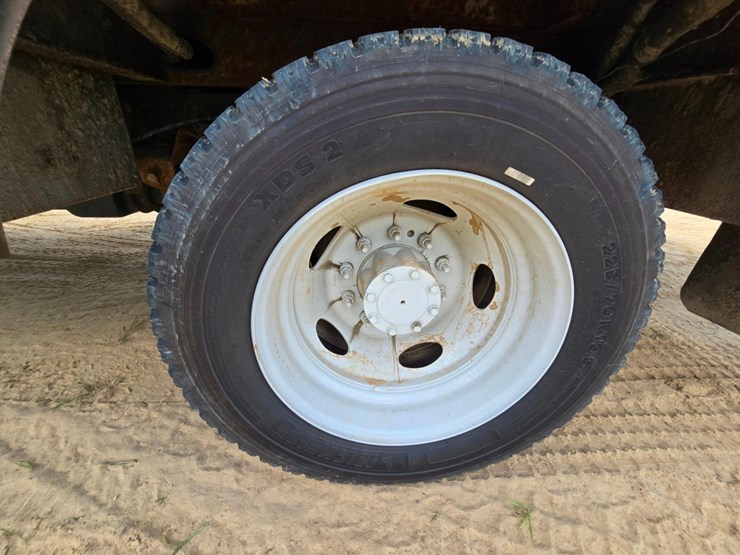 2014-ford-f550-image-29