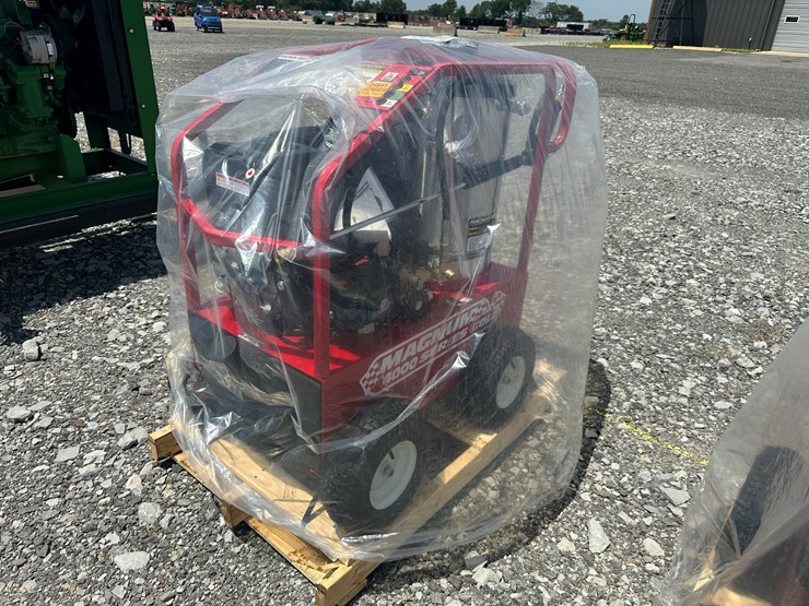 #4-•-unused-magnum-4000-series-hot-water-pressure-washer-252773-inv#:-24641-image-1