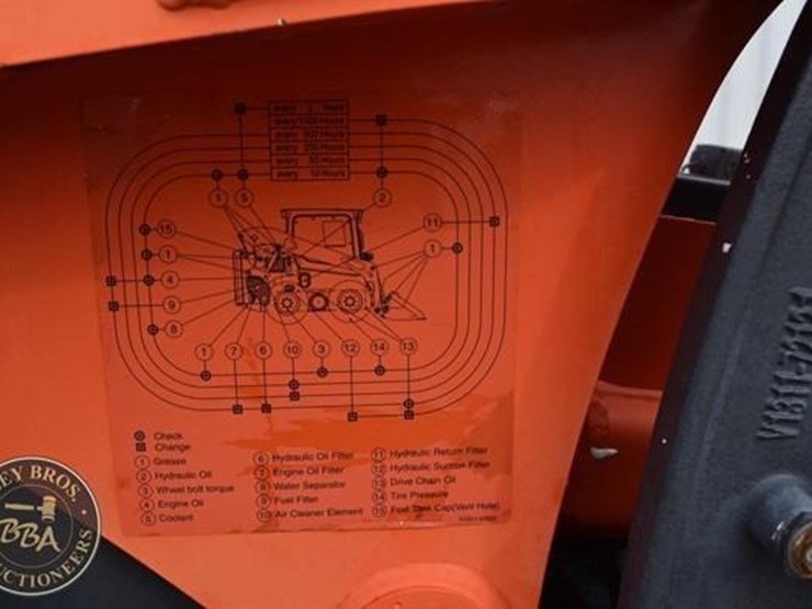 2017-kubota-ssv65-image-31