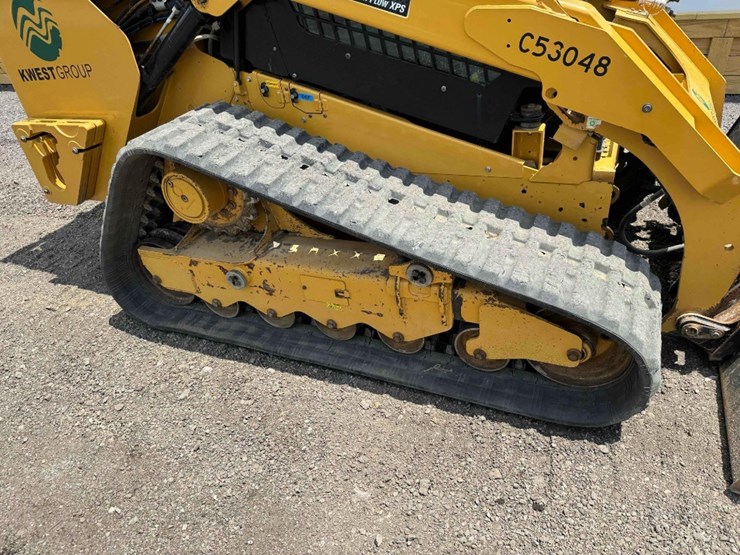 2022-caterpillar-299d3-image-23