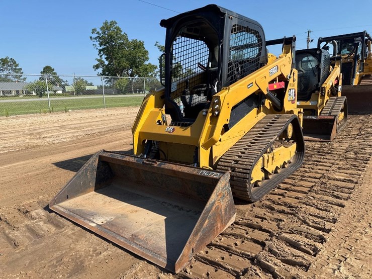 2022-caterpillar-259d3-image-2