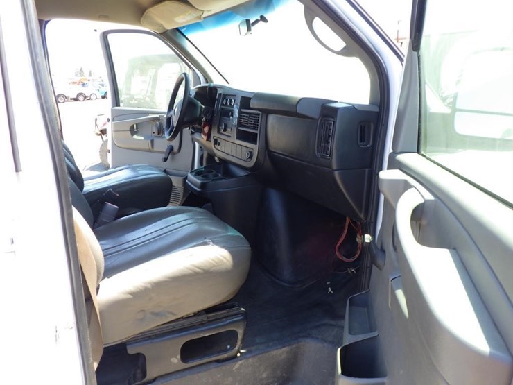 2013-chevrolet-express-3500-image-7