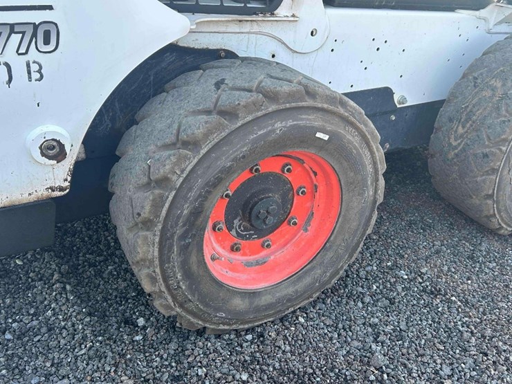 2019-bobcat-s770-image-13