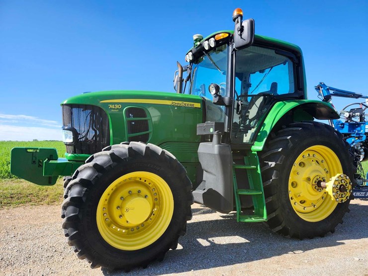 2011-john-deere-7430-premium-image-2