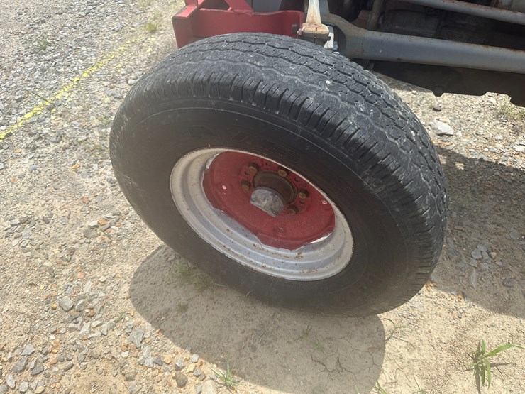massey-ferguson-135-image-8