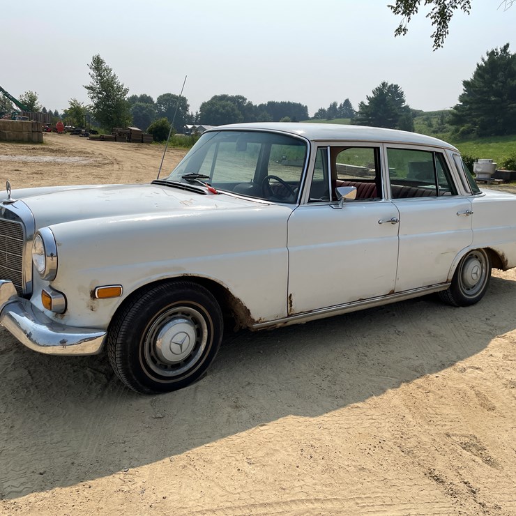 #107 • 1968 Mercedes Benz 200 Diesel (Has WI Title)