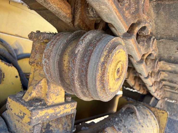 2019-caterpillar-d6n-lgp-image-16