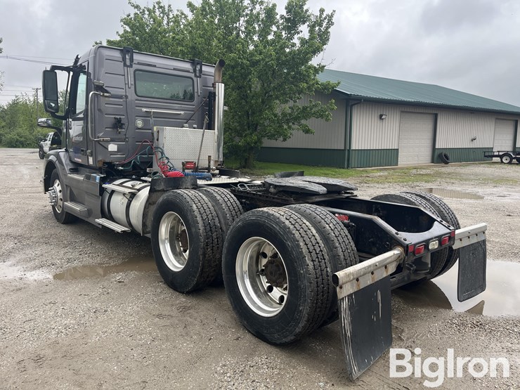 2014-volvo-vnl42t300-image-7