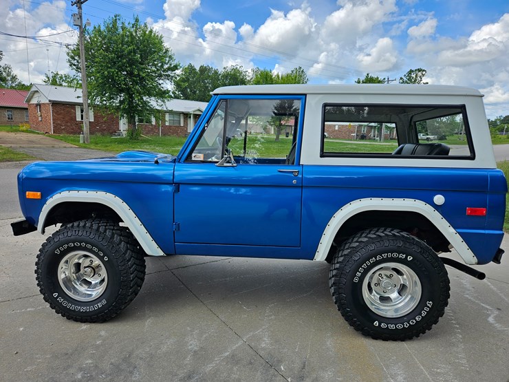 1974-ford-bronco-image-9
