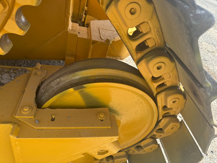 caterpillar-d4h-image-5