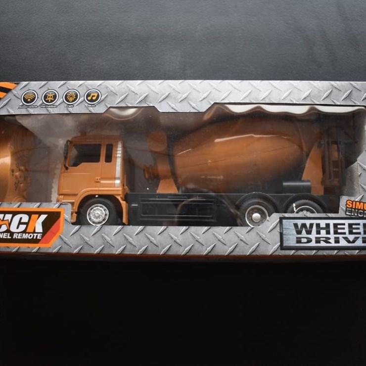 FUTURE TOY REMOTE CONTROL CONCRETE TRUCK 36512