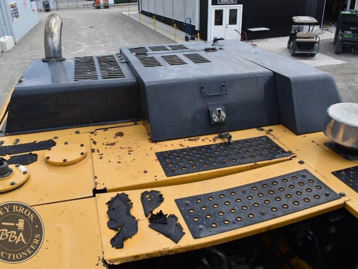 2013-deere-350g-lc-image-35