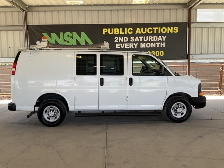 2013-chevrolet-express-2500-image-1