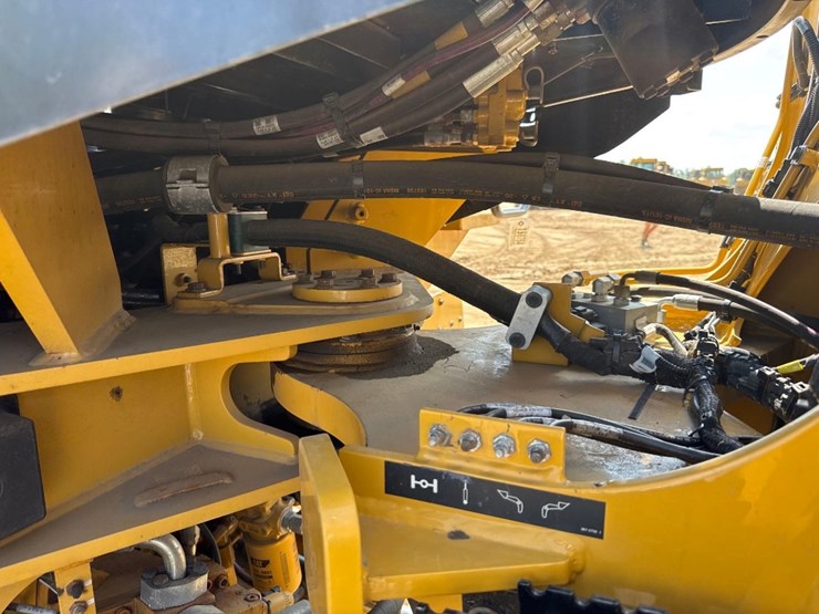 caterpillar-926m-image-33