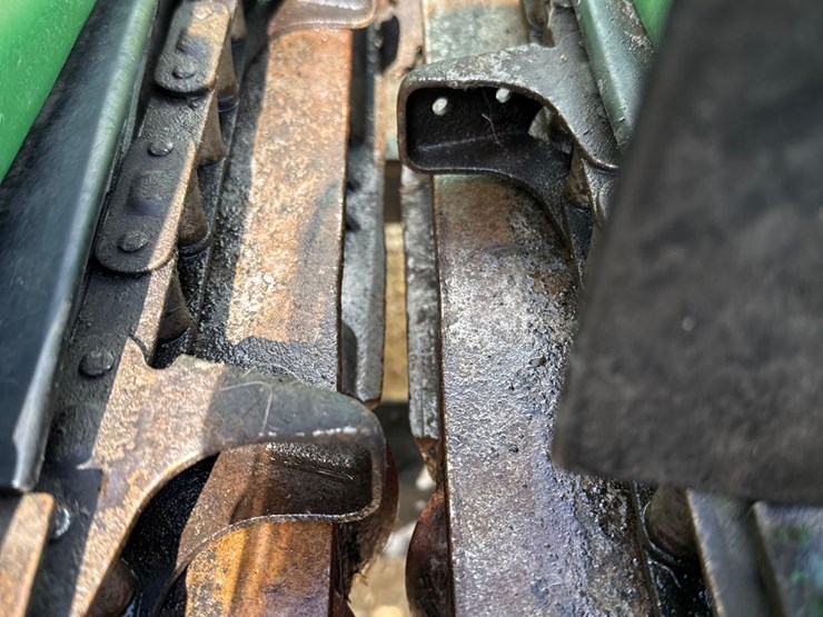 2012-john-deere-608c-image-16