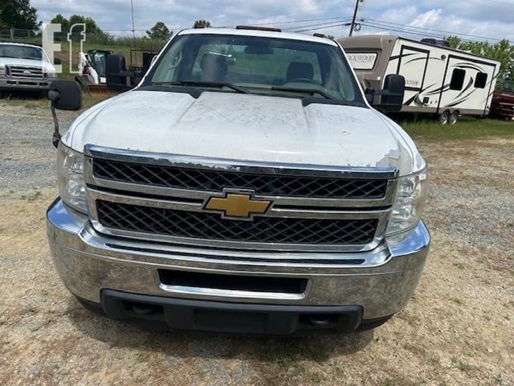 2012-chevrolet-silverado-3500hd-image-2