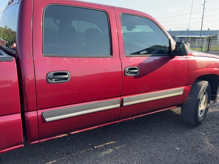 2005-chevrolet-1500-image-4