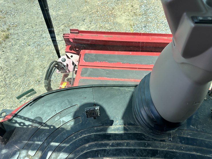 2012-case-ih-7230-image-89
