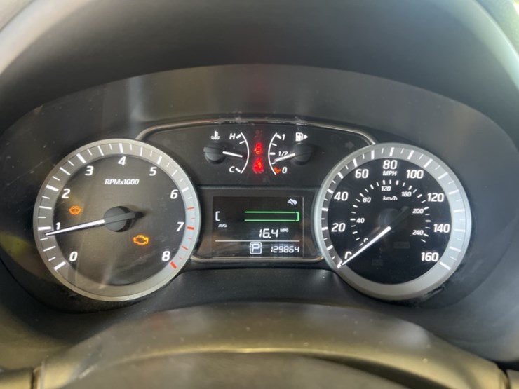 2014-nissan-sentra-sc-sdn-image-15