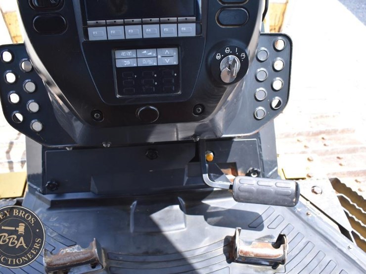 2015-komatsu-d61exi-23-image-54