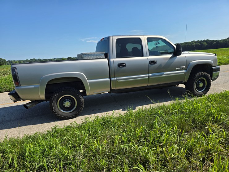 2003-chevrolet-2500-image-33