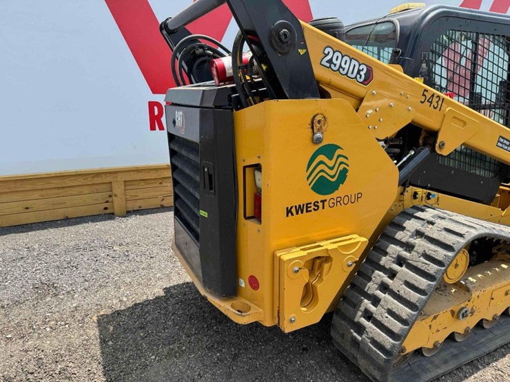 2022-caterpillar-299d3-image-19