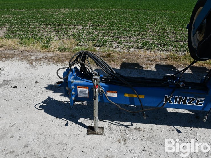 2007-kinze-3600-image-10