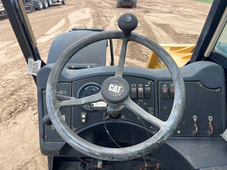 2016-caterpillar-tl642c-image-28