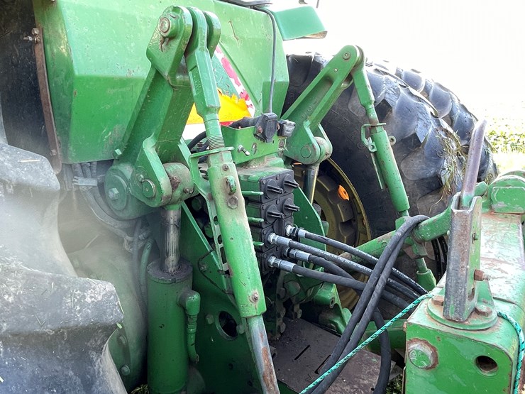 john-deere-8400-image-12