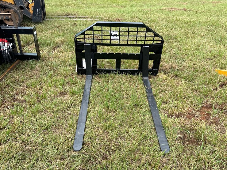 #173-•-skid-steer-forks-image-1