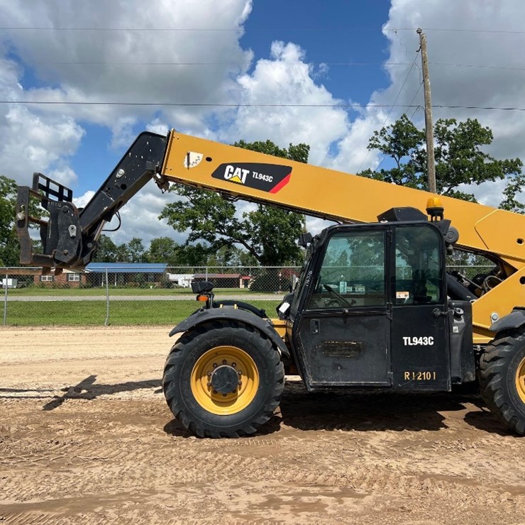 2013 CATERPILLAR TL943C