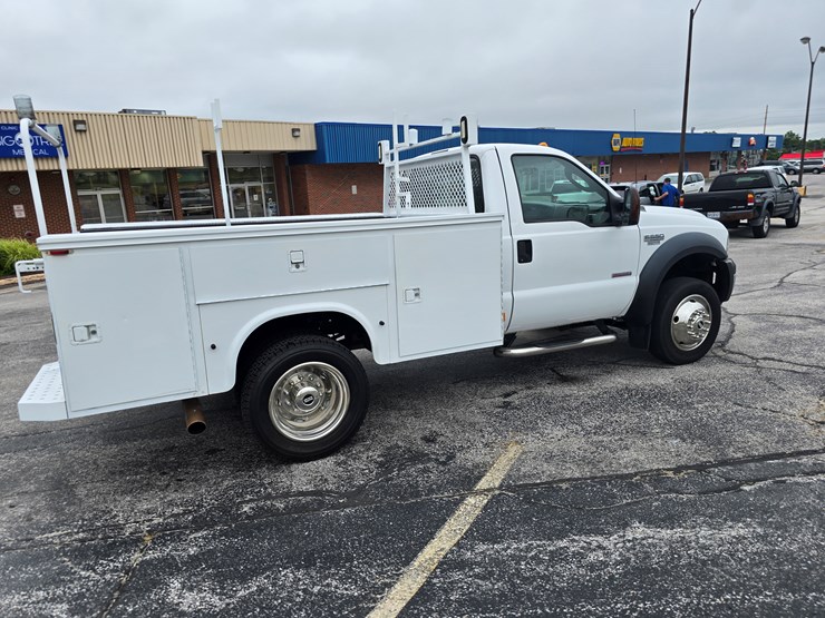 2007-ford-f550-image-30