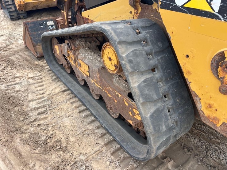 2016-caterpillar-259d-image-22