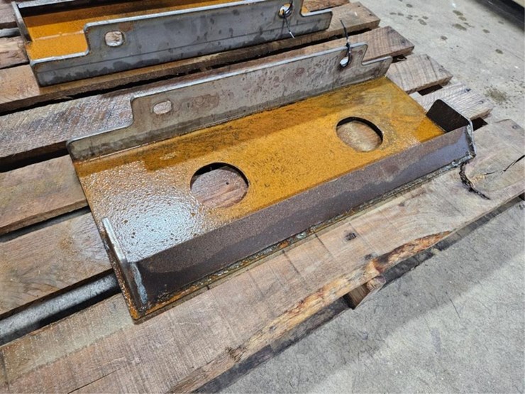 #403-•-new-kit-mini-skid-steer-face-plate-image-3