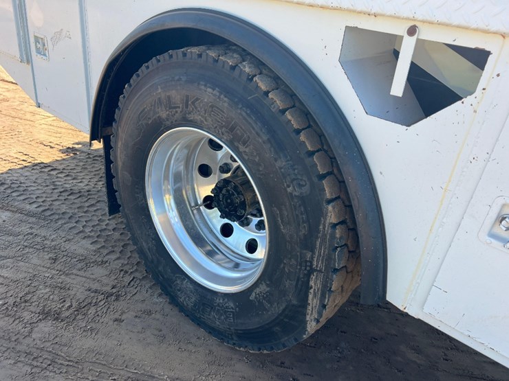 2015-ford-f750-xl-image-22