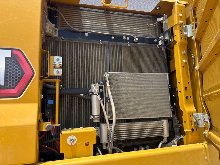 2020-caterpillar-326-image-20