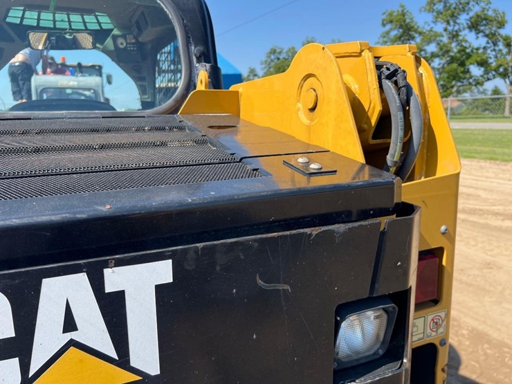 caterpillar-239d-image-21