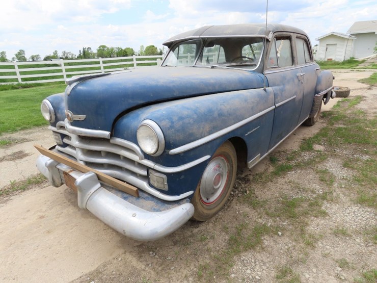 1949-chrysler-windsor-4dr-sedan-image-1